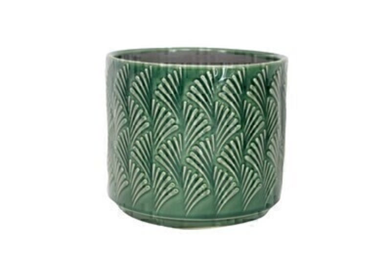 Green Fan Wave Ceramic Medium Pot Cover Gisela Graham <p>Green Ceramic Pot Cover with Fan design by the designer Gisela Graham who designs really beautiful gifts for your garden and home. Suitable for an artifical or real plant. Great to show off your plants and would make an ideal gift for a gardener or someone who likes plants. Also comes available in other colours. Size (LxWxD) 15x17x17cm</p>